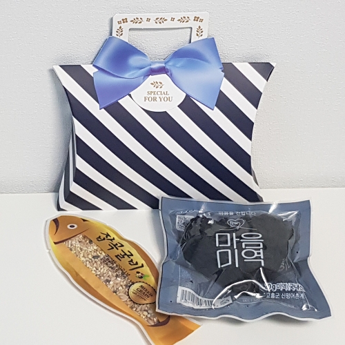 하트미역1+잡곡굴비1(네이비반달상자_블루리본손잡이) 답례품